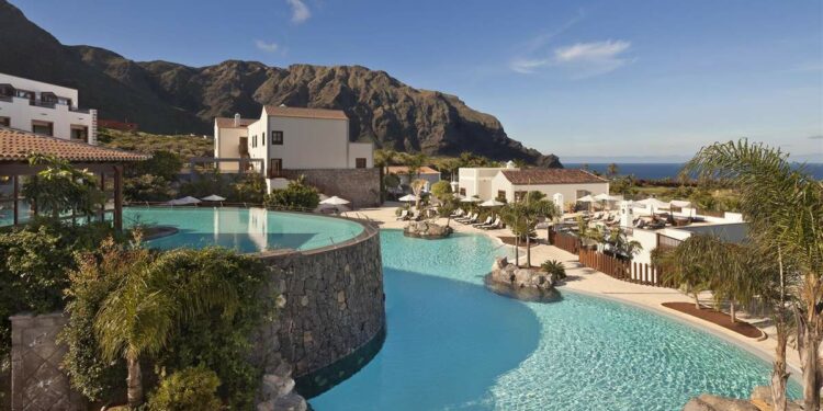 El hotel que domestica el salvaje noroeste de Tenerife