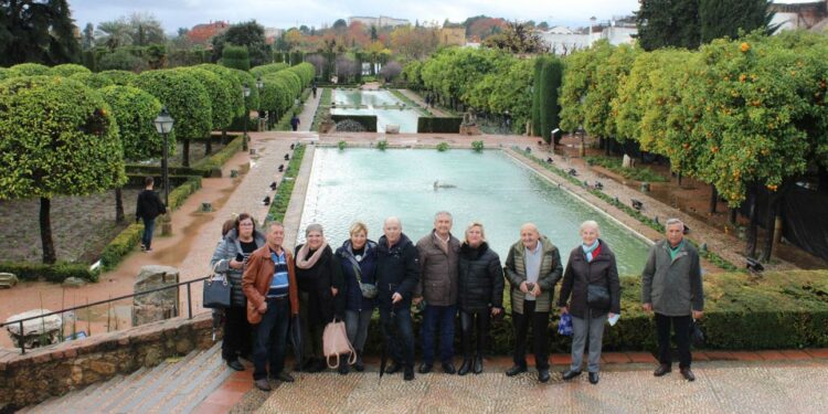 Los mayores han visitado el Alcázar de los Reyes Cristianos.  IRENE PÉREZ