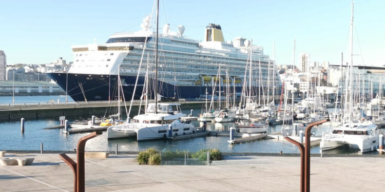 El puerto de A Coruña registrará este mes nueve escalas de cruceros