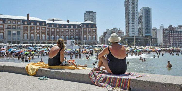 En el último fin de semana XL del año, en algunos destinos turísticos del país la ocupación llegó al 90%