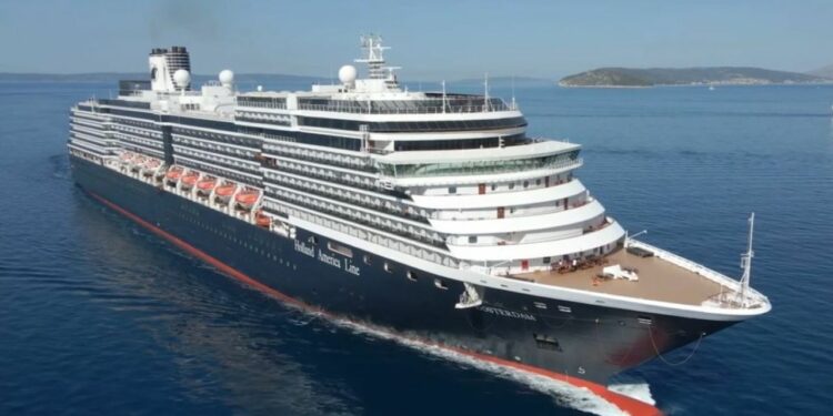 En horas arriba a Ushuaia impactante crucero holandés de casi 300 metros