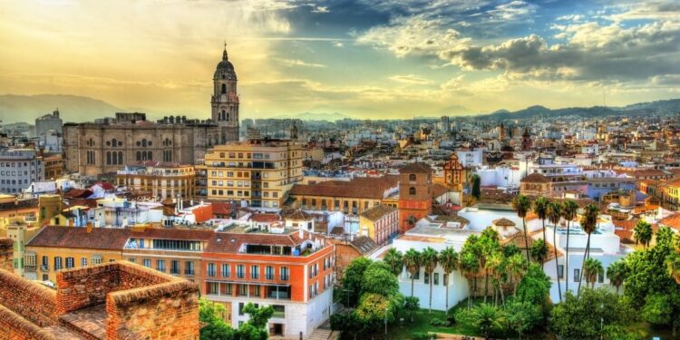 Turismo accesible - Málaga destino accesible. Canva