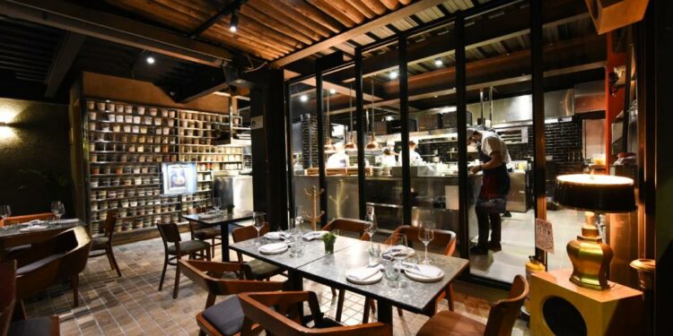 Imagen de una de las salas del resturante El Chato, del chef Álvaro Clavijo. Foto: resturante El Chato