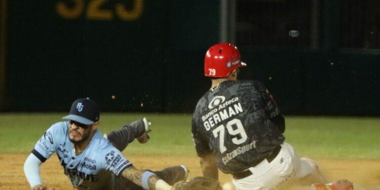 Fabricio Macías se viste de héroe y Venados empareja la serie ante Guasave
