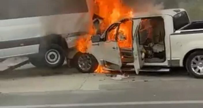 Incendio y choque de camionetas en Salida a Celaya deja 6 heridos, cruceros y colonias sin luz