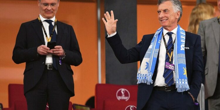 La Fundación FIFA regaló viajes a Qatar a un exclusivo colegio ligado al macrismo | Un viaje para los amigos del exPresidente