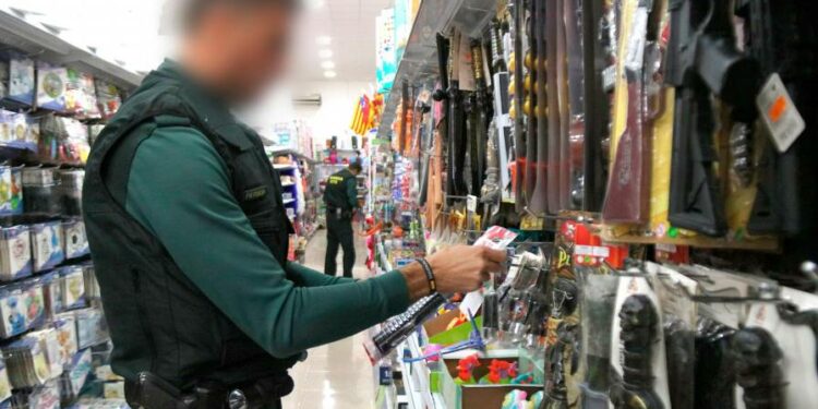 La Guardia Civil requisa en Tarragona cerca de 600 juguetes por etiquetado “confuso”