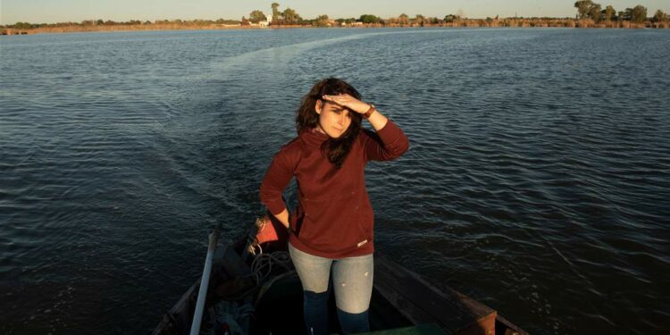 La primera mujer barquera y otras pioneras flotantes de la Albufera