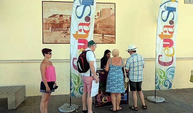 La segunda edición de la campaña 'Ceuta Emociona' vuelve con descuentos para...