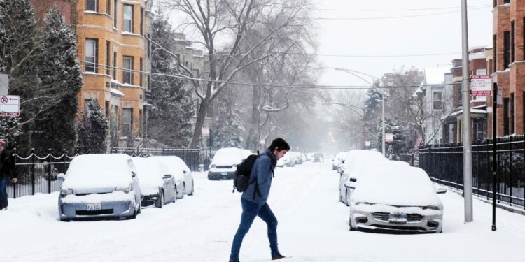 La tormenta agrega incertidumbre a la fuerte demanda de viajes de vacaciones