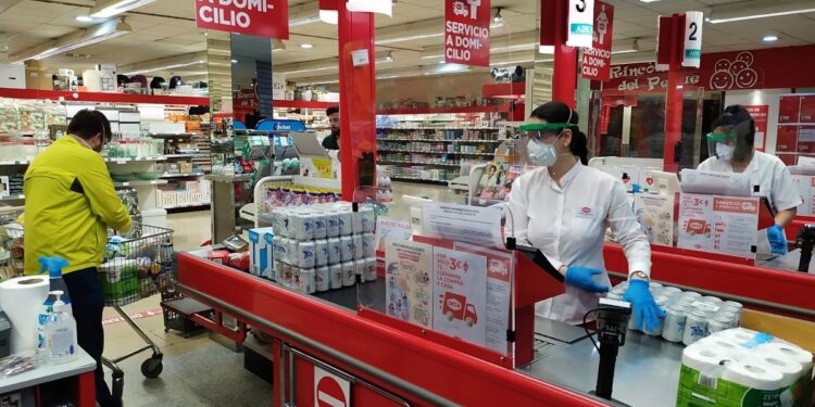 Las ventas del sector servicios crecen un 9,4% en octubre en Cantabria, menos que la media