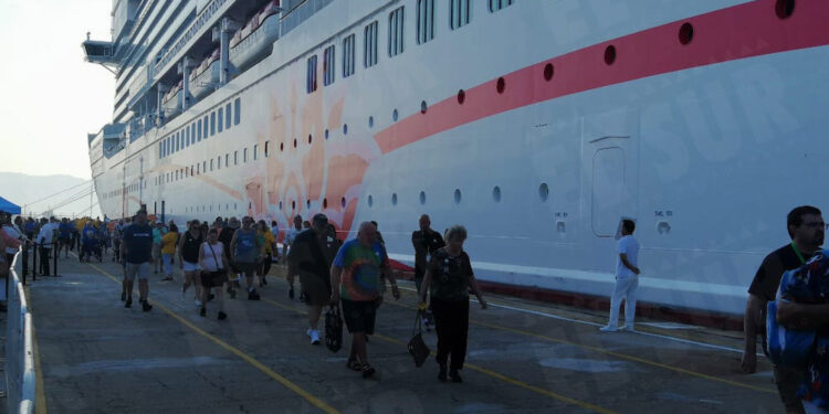 Llega a Acapulco el séptimo crucero de la temporada