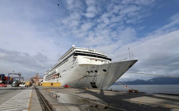 Llega a Portos do Paraná el mayor crucero de su historia
