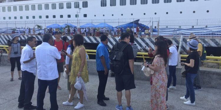 Llega el crucero Norwegian Bliss y permanece 10 horas anclado; luego parte hacia Guatemala  