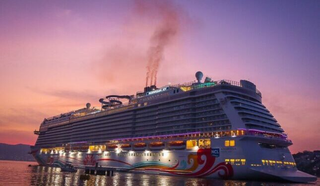 Llega séptimo crucero de la temporada al puerto de Acapulco