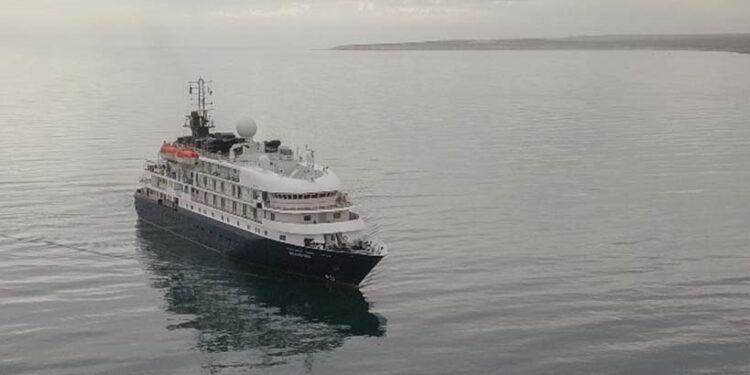 Llegó el crucero Island Skay