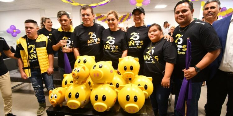 Llenan 15 alcancías en cruceros de Mazatlán para donar al Teletón