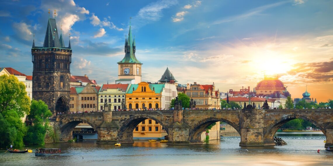 Praga (República Checa) en un día de verano.