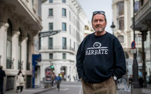 Barbate es el lugar que da paz al autor, que no duda en hacer bandera de la localidad gaditana