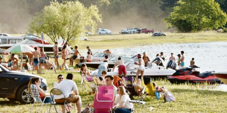 Los municipios se preparan para la mejor temporada turística de los últimos años