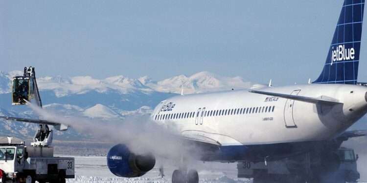 Los viajes de fin de año se verán impactados por una fuerte tormenta invernal | Noticias Univision