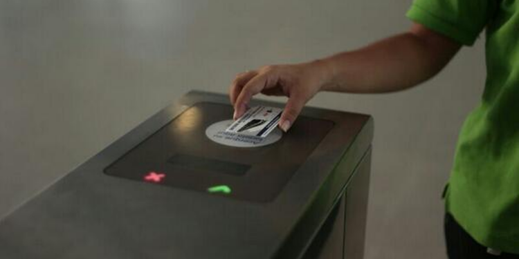 Metro de Panamá plantea el uso de las tarjetas de crédito sin contacto para validar los viajes