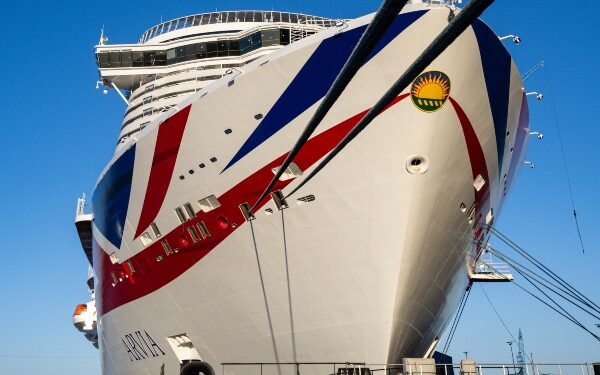 Meyer Werft inicia traslado del crucero Arvia