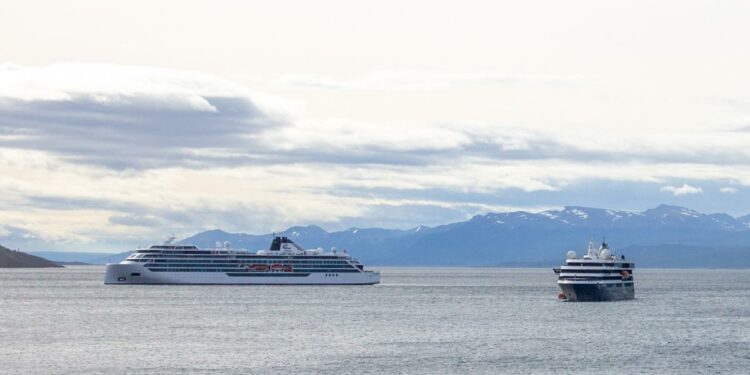 El incidente tuvo lugar en el crucero Viking Polaris de bandera noruega que haca pocos das haba recalado en el puerto de la ciudad de Ushuaia por primera vez para iniciar sus viajes antrticos Foto Cristian Urrutia