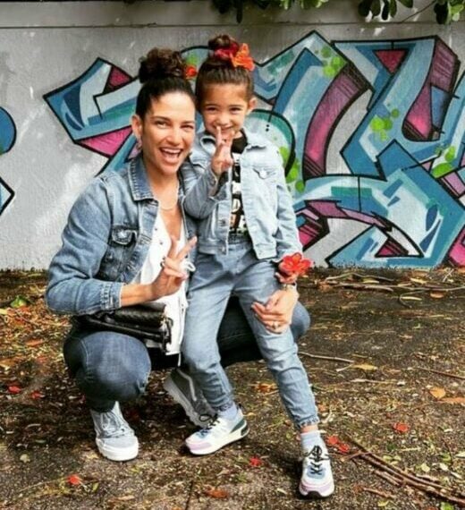 Natalia Jimenez junto a su hija Alessandra
