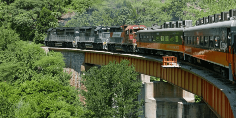 National Geographic reconoce a El Chepe como uno de los 10 recorridos en ferrocarril más espectaculares