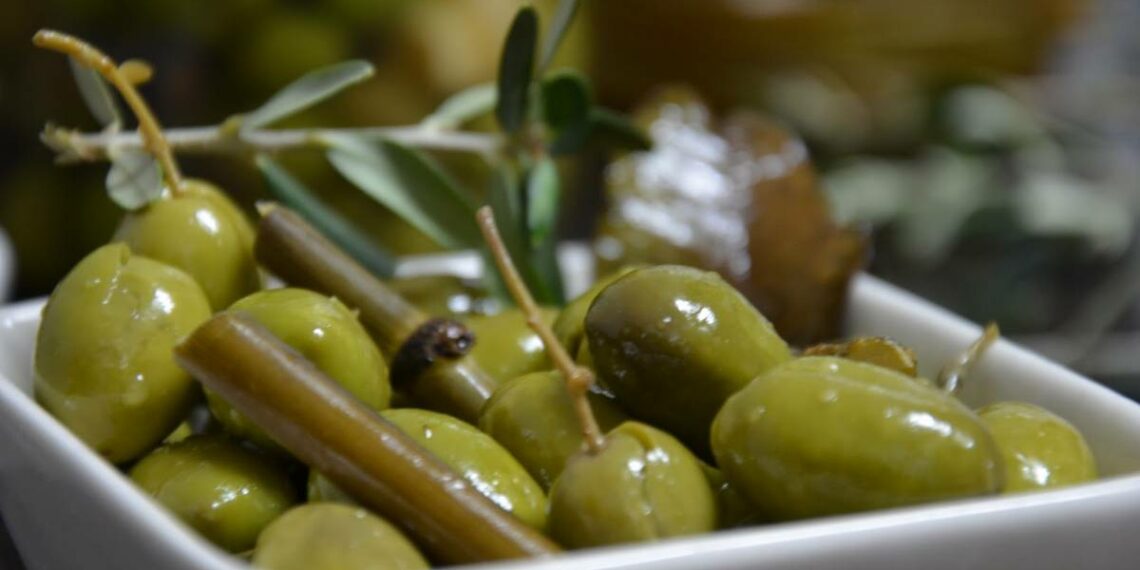 Otorgan a familias hispanas al menos 10 mil libras de alimentos – Metro World News
