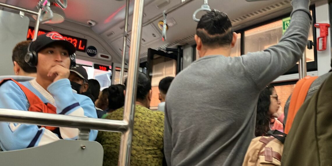 Por cierre de Línea 2 en Metro, viajes ahora son hasta 15 minutos más lentos
