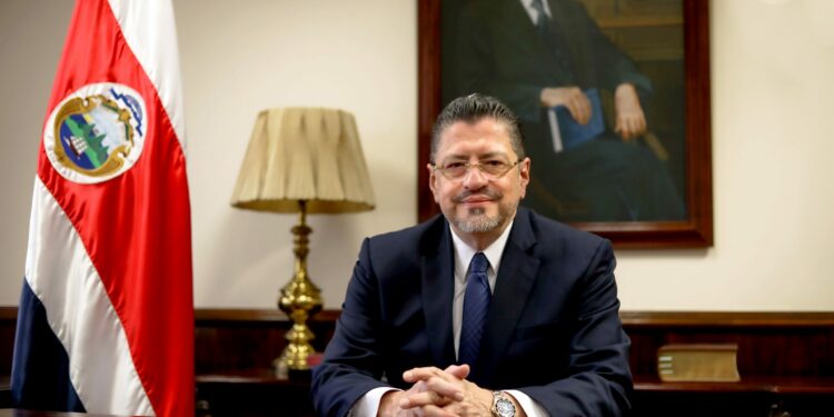 Presidente de Costa Rica destaca potencial de RD y propone ruta turística que incluya a Panamá