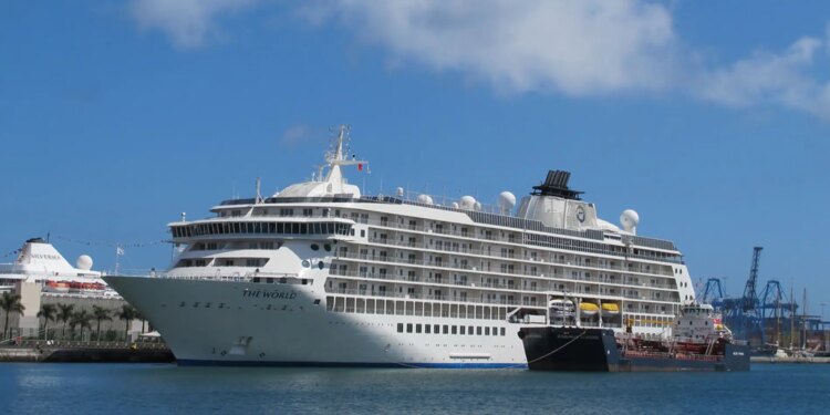 Récord de cruceristas en Alicante, más de 120.000 visitantes en 2022