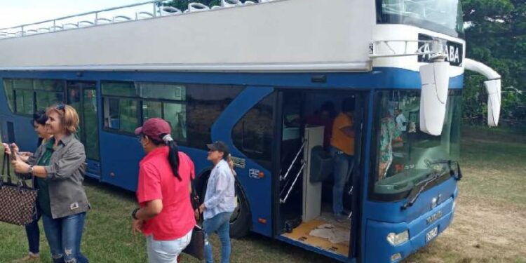 Recorrido en bus al Valle de los Ingenios (+fotos) – Escambray
