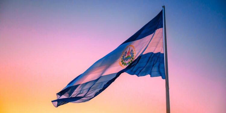 Revista Forbes destaca que El Salvador está entre los principales destinos a visitar durante el 2023