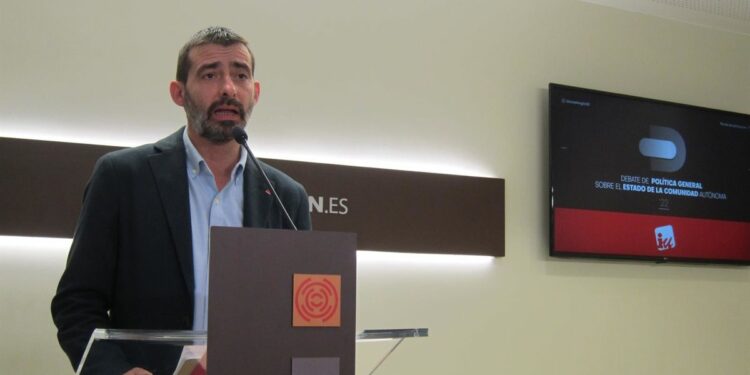 Sanz (IU) alerta de que los Planes de Sostenibilidad Turística "impiden apostar por un turismo verde y vertebrador"