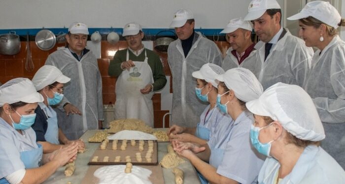 Sanz valora el peso del mantecado de Estepa en la fuerza del sector confitero en la provincia