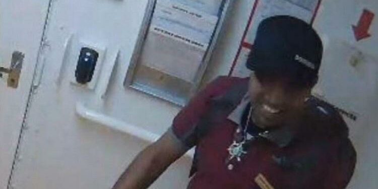 Se bajó reído del crucero y ahora no aparece