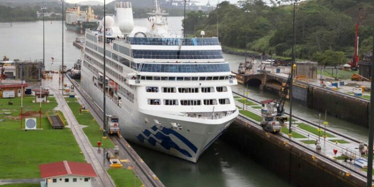 Solicitan aclarar dudas respecto a la capacidad operativa de la industria cruceros en Panamá