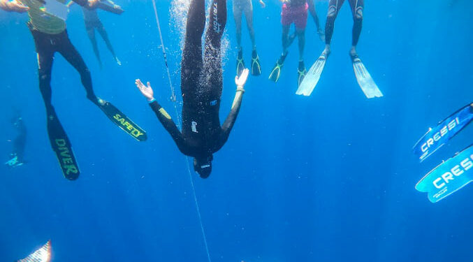 The Washington Post invita a visitar Roatán a los amantes del buceo