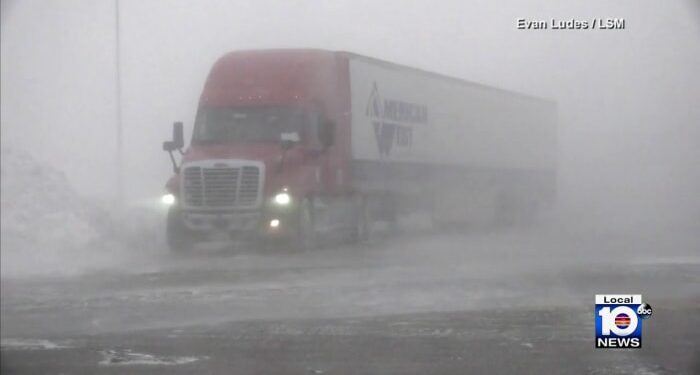 Tormenta invernal Elliott interrumpe viajes en aeropuertos del Sur de la Florida
