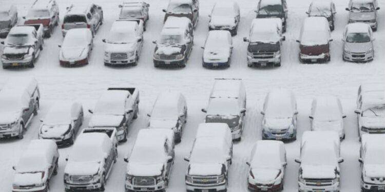 Tormenta invernal amenaza viajes durante la Navidad en EU