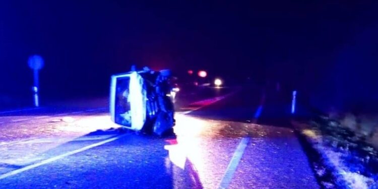 Furgoneta volcado en la N-120.