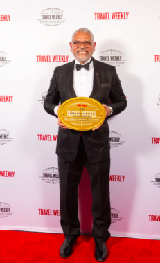 Travel Weekly Lifetime Achievement Award para Arnold Donald