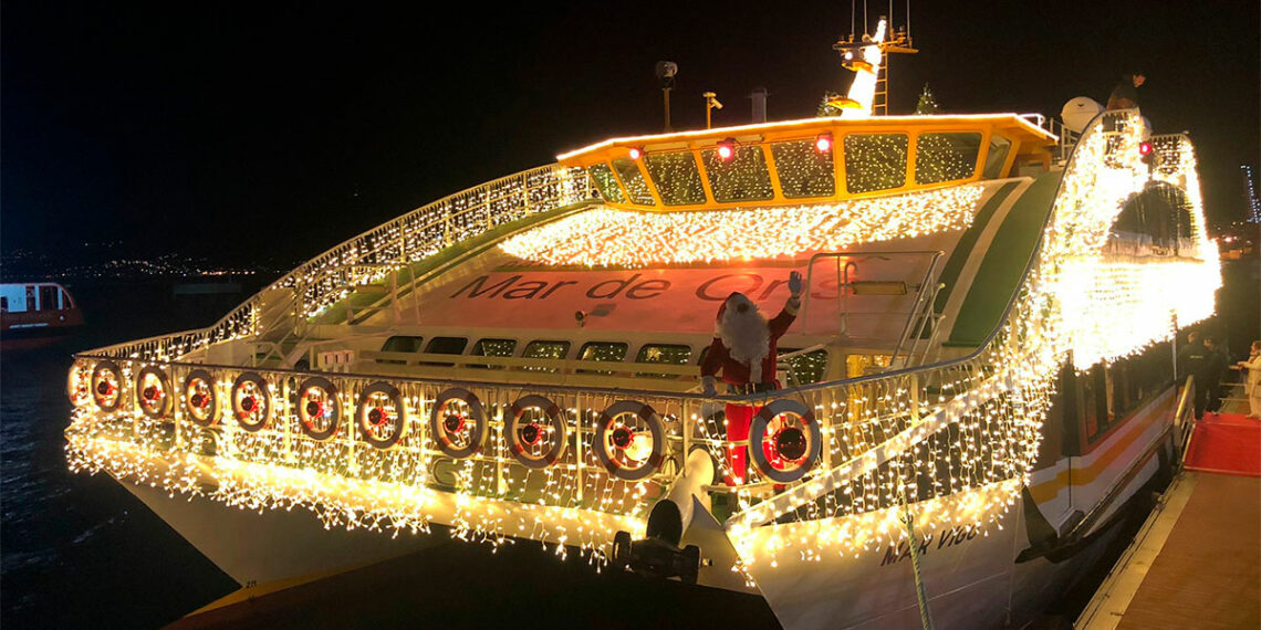 Viajes en barco a las Islas Cíes con brindis para celebrar Nochebuena y Fin de Año en Vigo