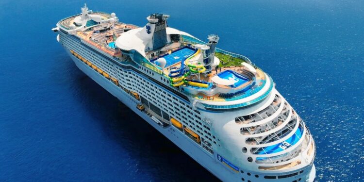 atracará con 4,700 pasajeros a bordo crucero de Royal Caribbean