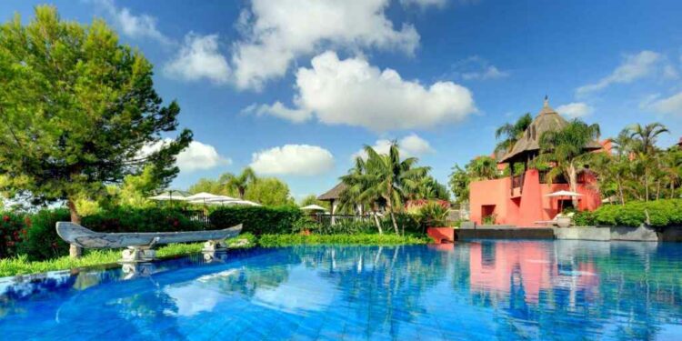 Una de las piscinas del Asia Gardens.