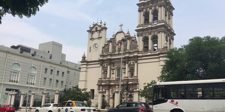 Conoce los siete templos mas antiguos en Monterrey, N.L.