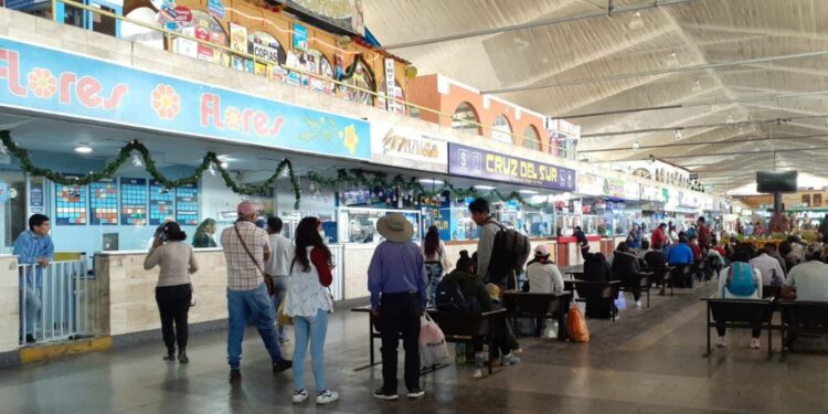 reanudan viajes a Lima en Terminal Terrestre, aquí detalles para el martes 20